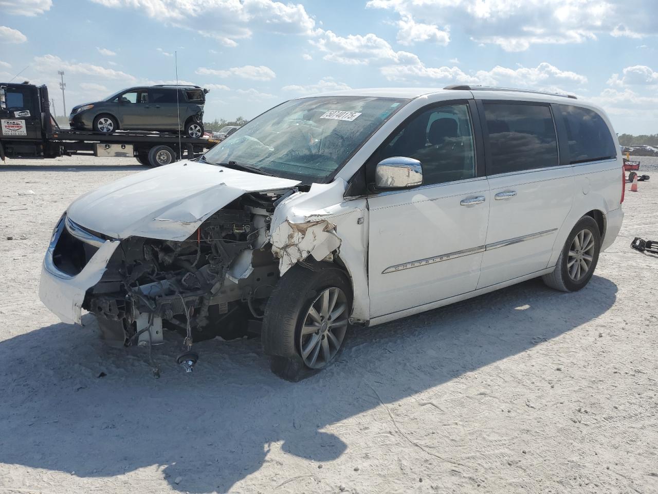2014 CHRYSLER TOWN & COU