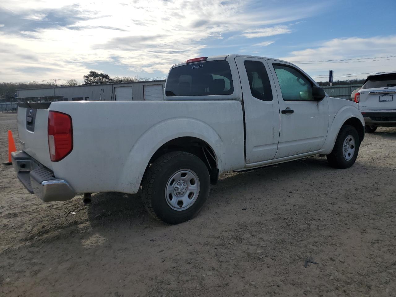 2016 NISSAN FRONTIER S - Фото 3