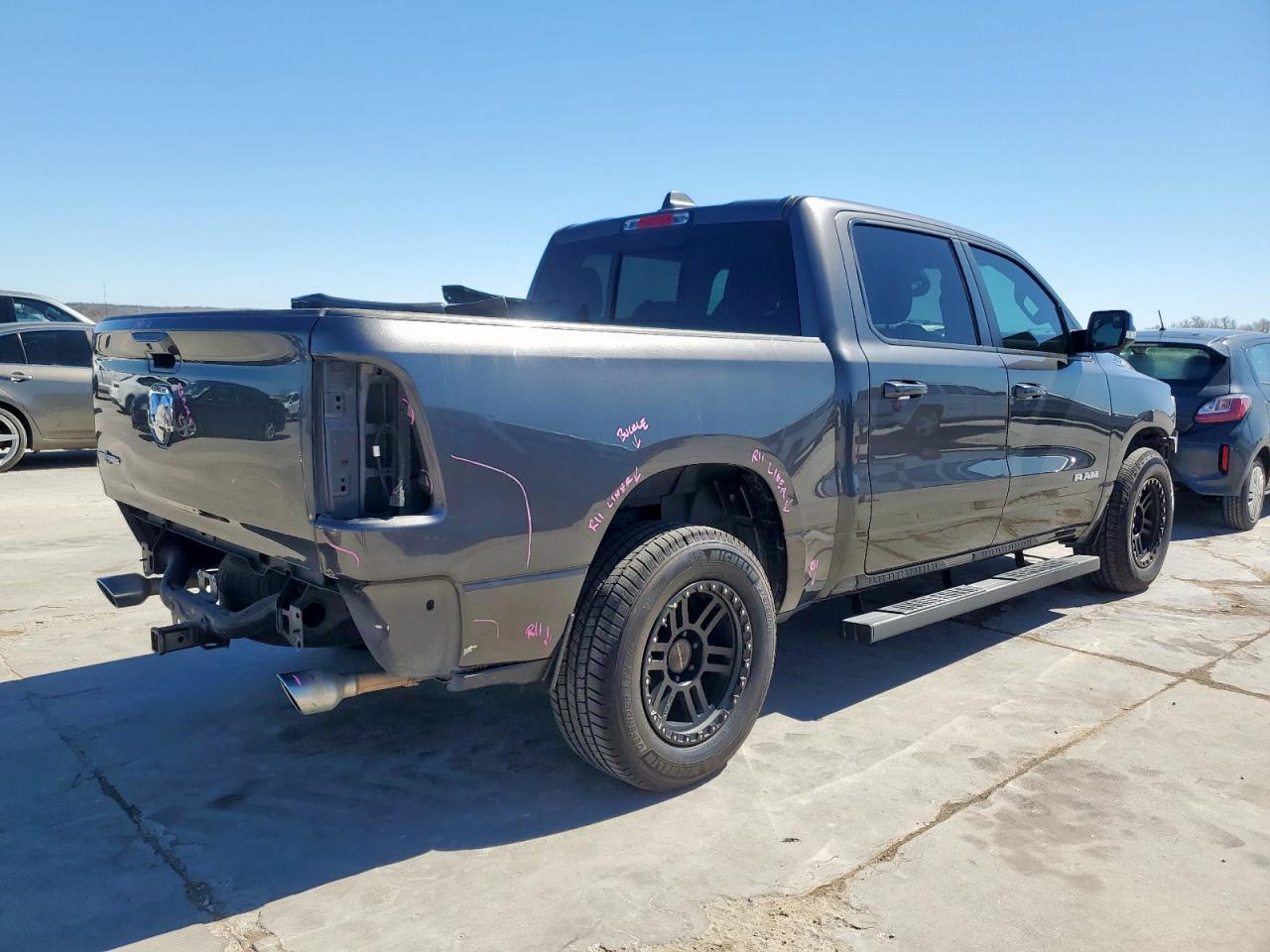 2019 RAM 1500 BIG H - Фото 3