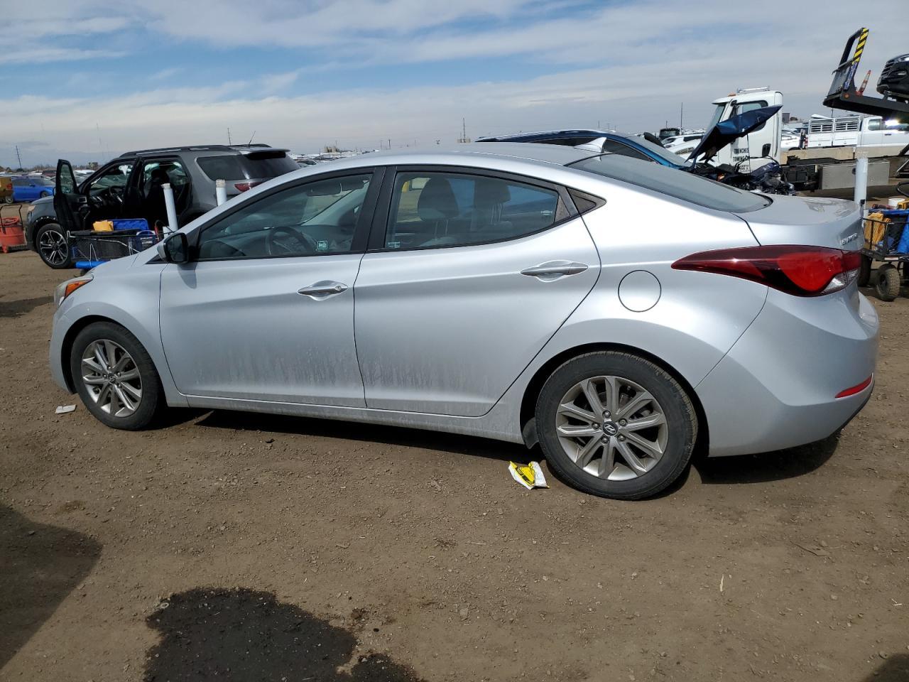 2014 HYUNDAI ELANTRA SE - Image 2