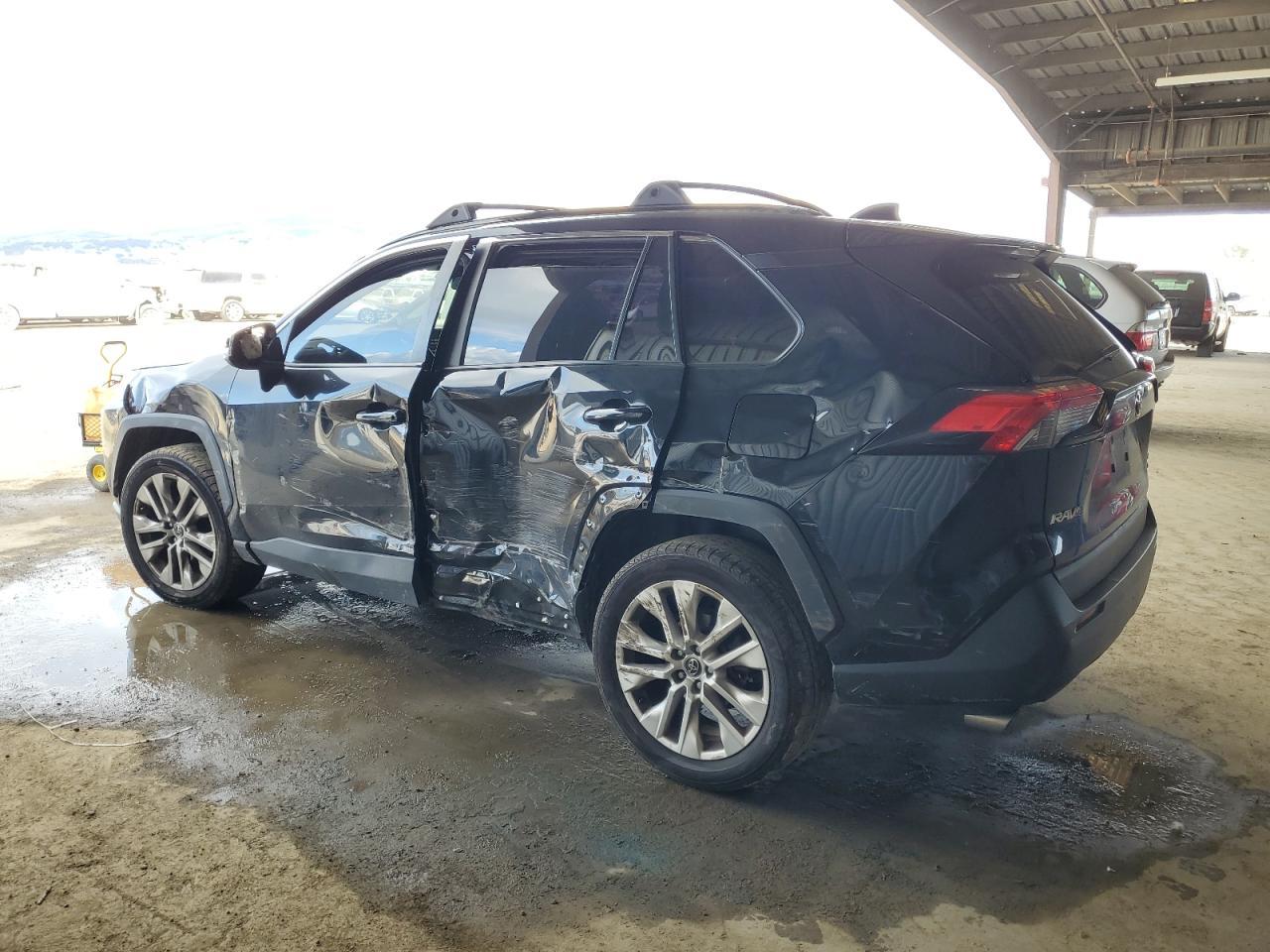 2019 TOYOTA RAV4 XLE P - Image 2