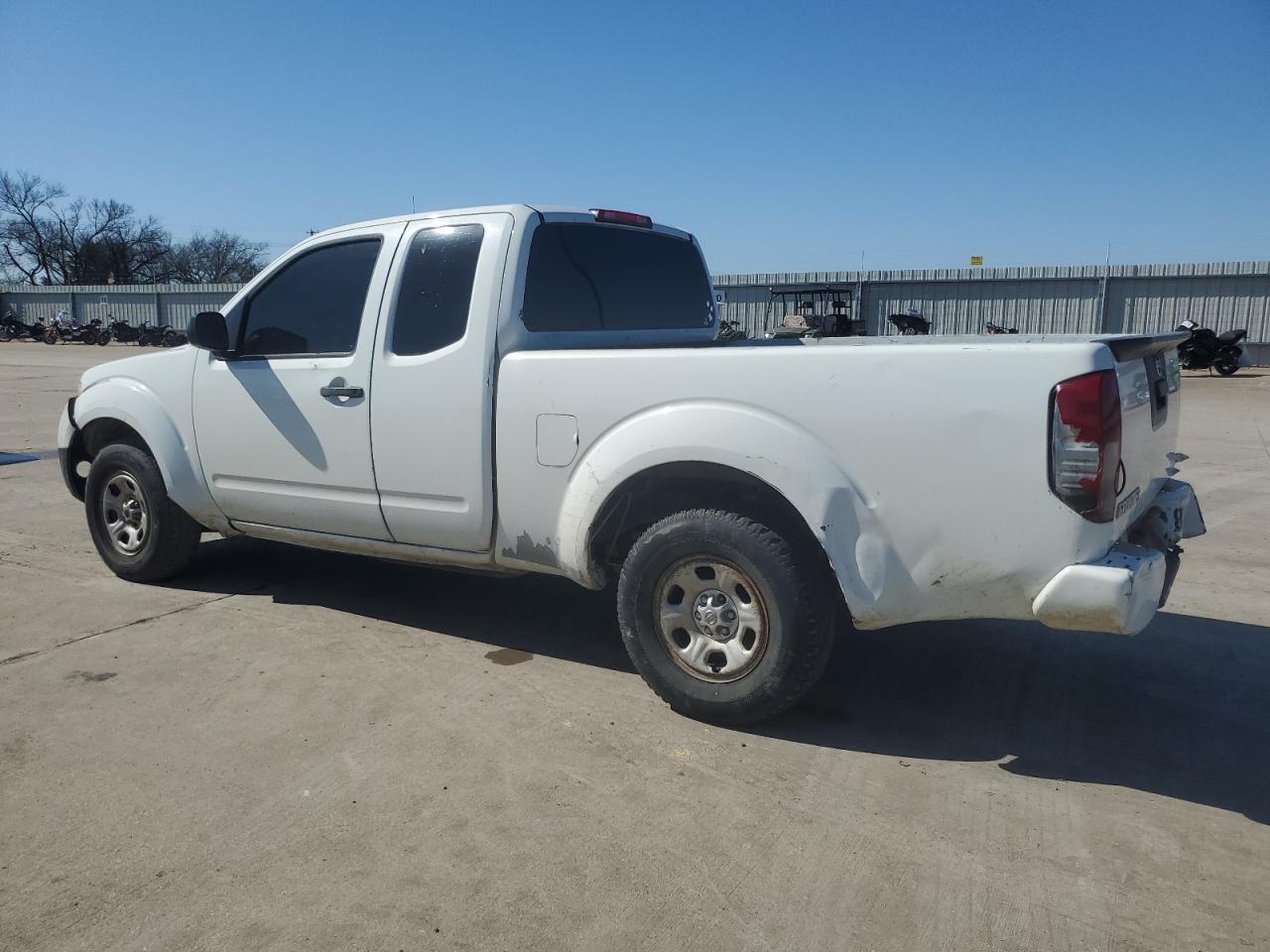 2017 NISSAN FRONTIER S - Image 2