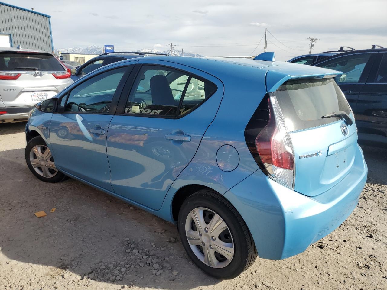 2016 TOYOTA PRIUS C - Image 2