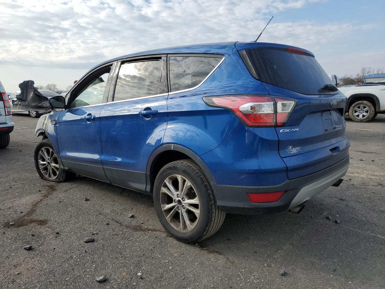 2017 FORD ESCAPE SE - Фото 2