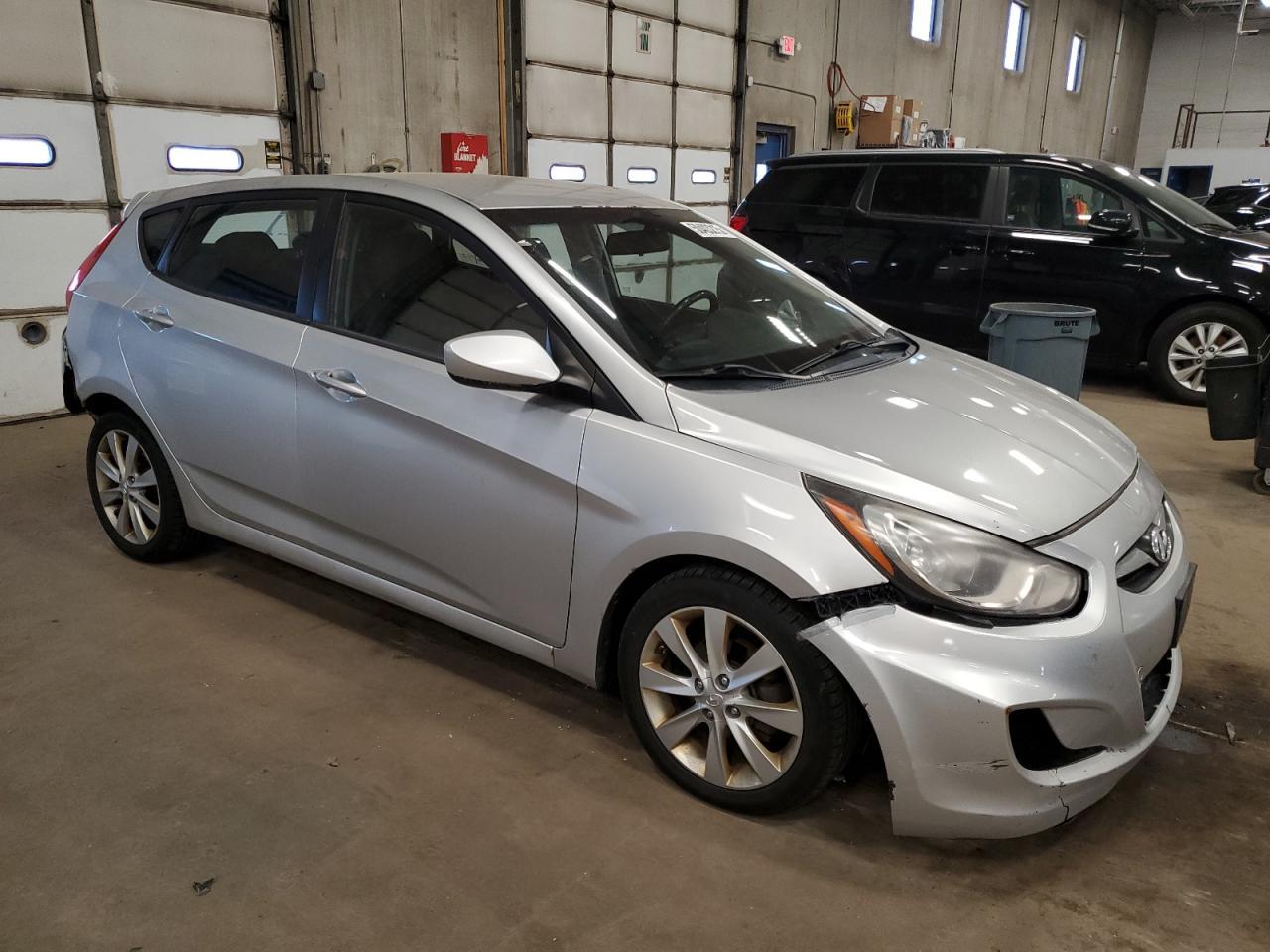 2012 HYUNDAI ACCENT GLS - Image 4