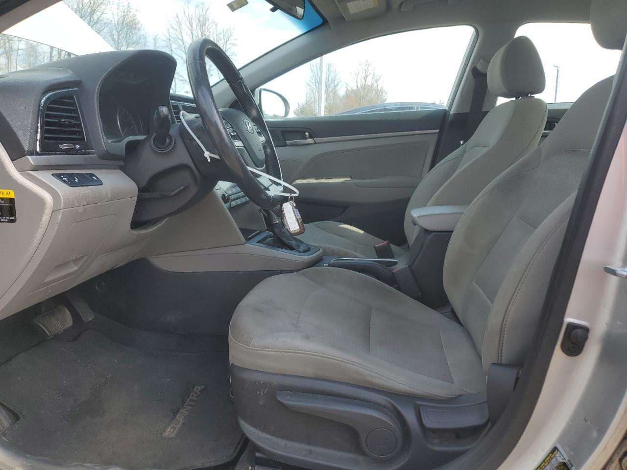2017 HYUNDAI ELANTRA SE - Фото 7