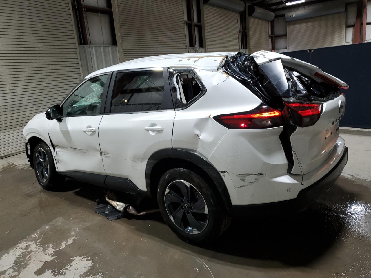 2024 NISSAN ROGUE SV - Image 2