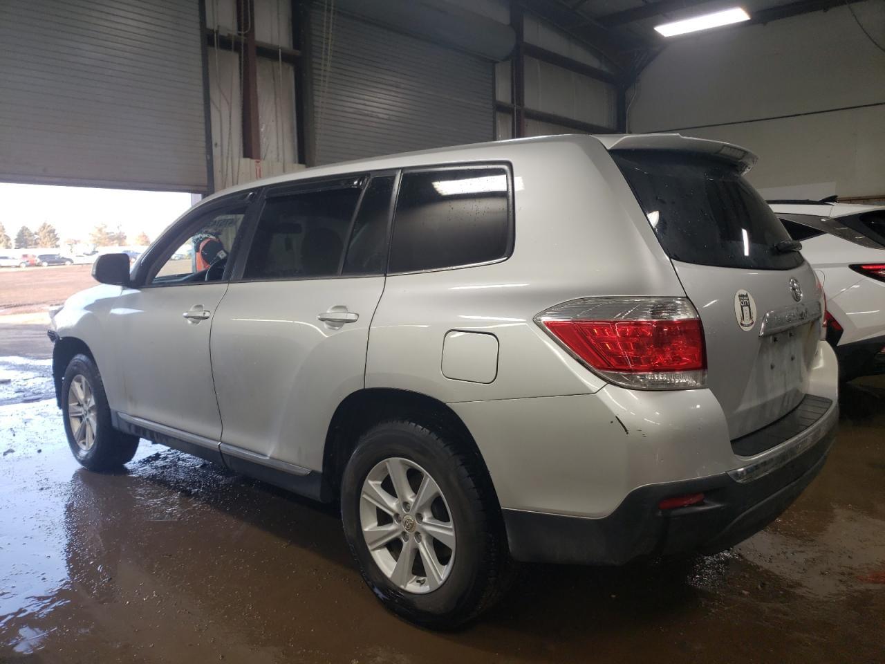 2011 TOYOTA HIGHLANDER - Image 2