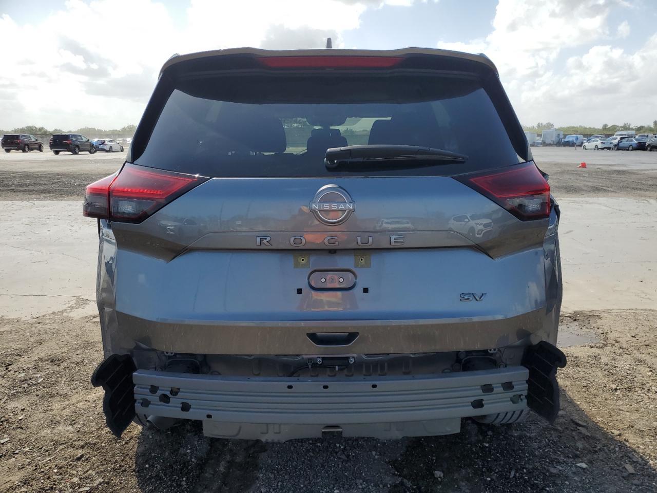 2024 NISSAN ROGUE SV - Image 6