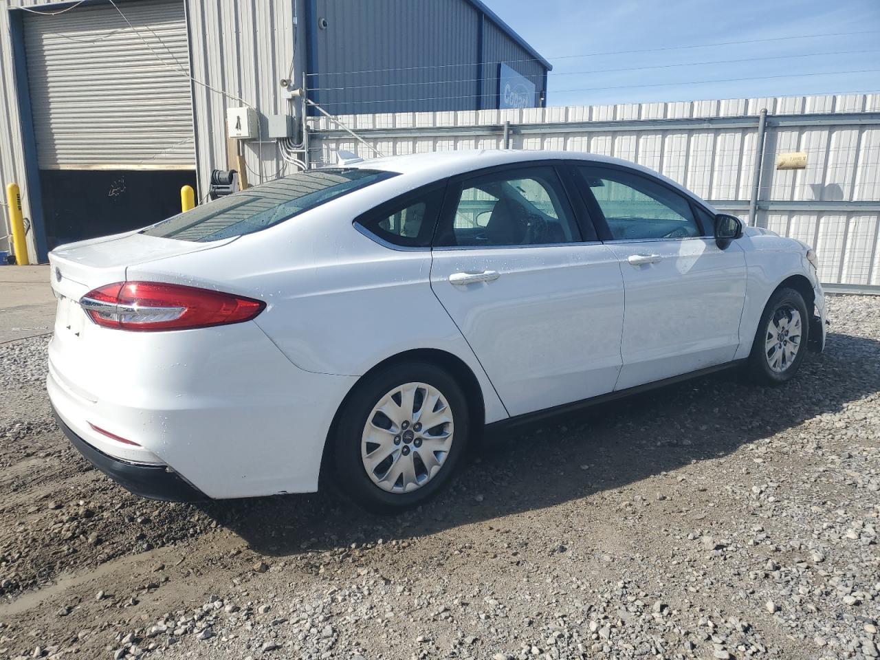 2020 FORD FUSION S - Фото 3