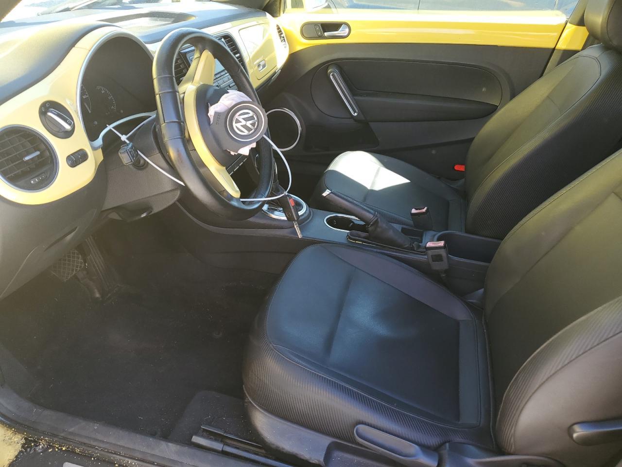 2012 VOLKSWAGEN BEETLE - Фото 7