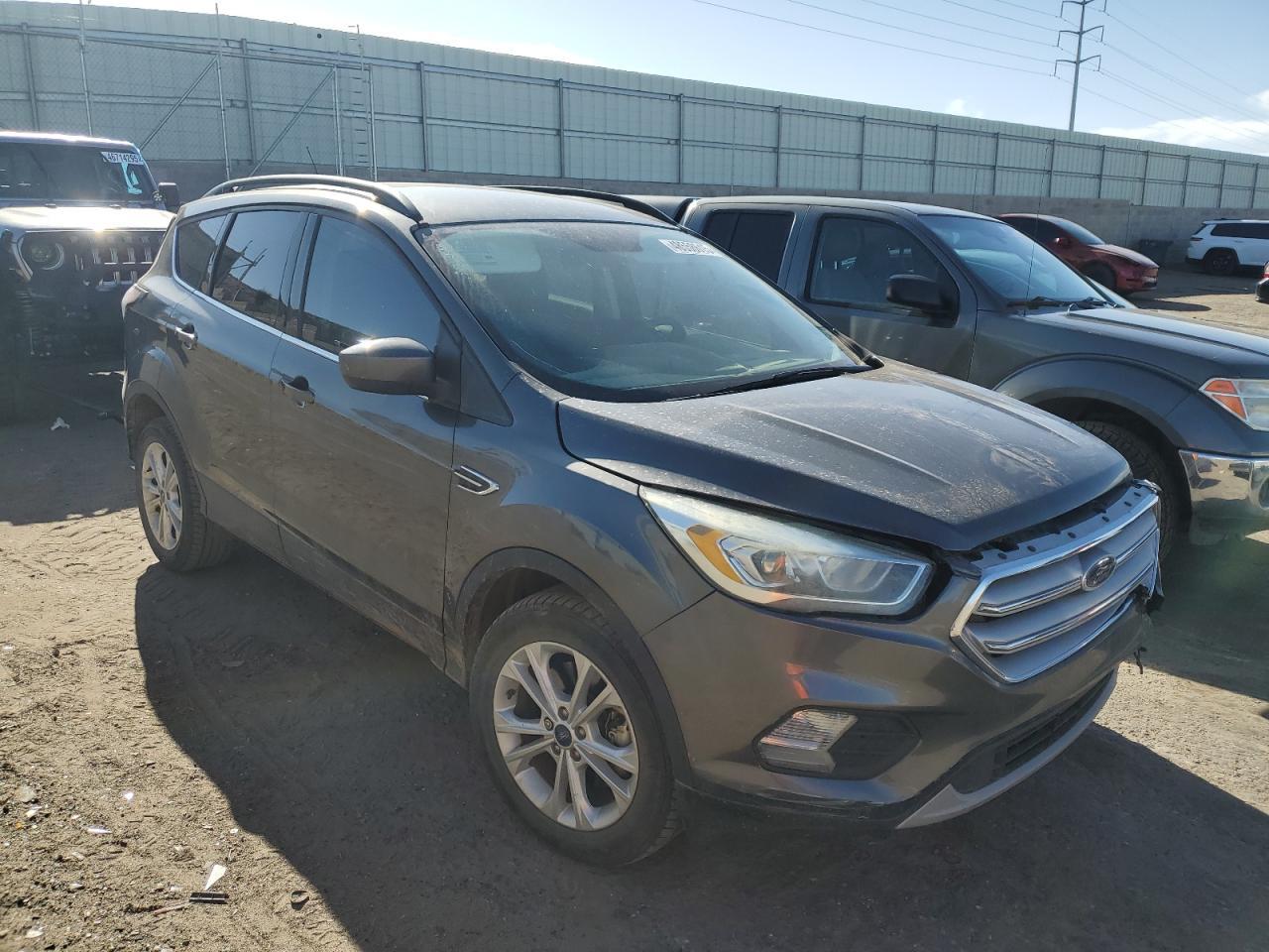 2017 FORD ESCAPE SE - Image 4