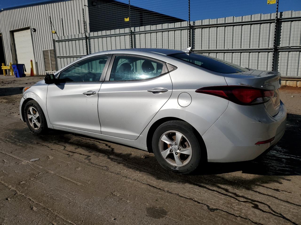 2015 HYUNDAI ELANTRA SE - Image 2