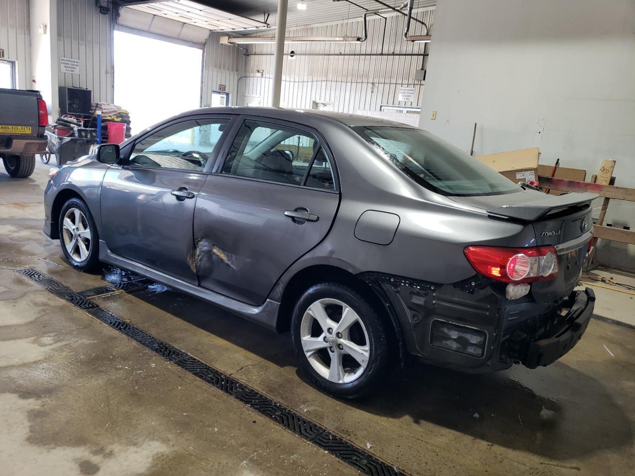 2013 TOYOTA COROLLA BA - Фото 2