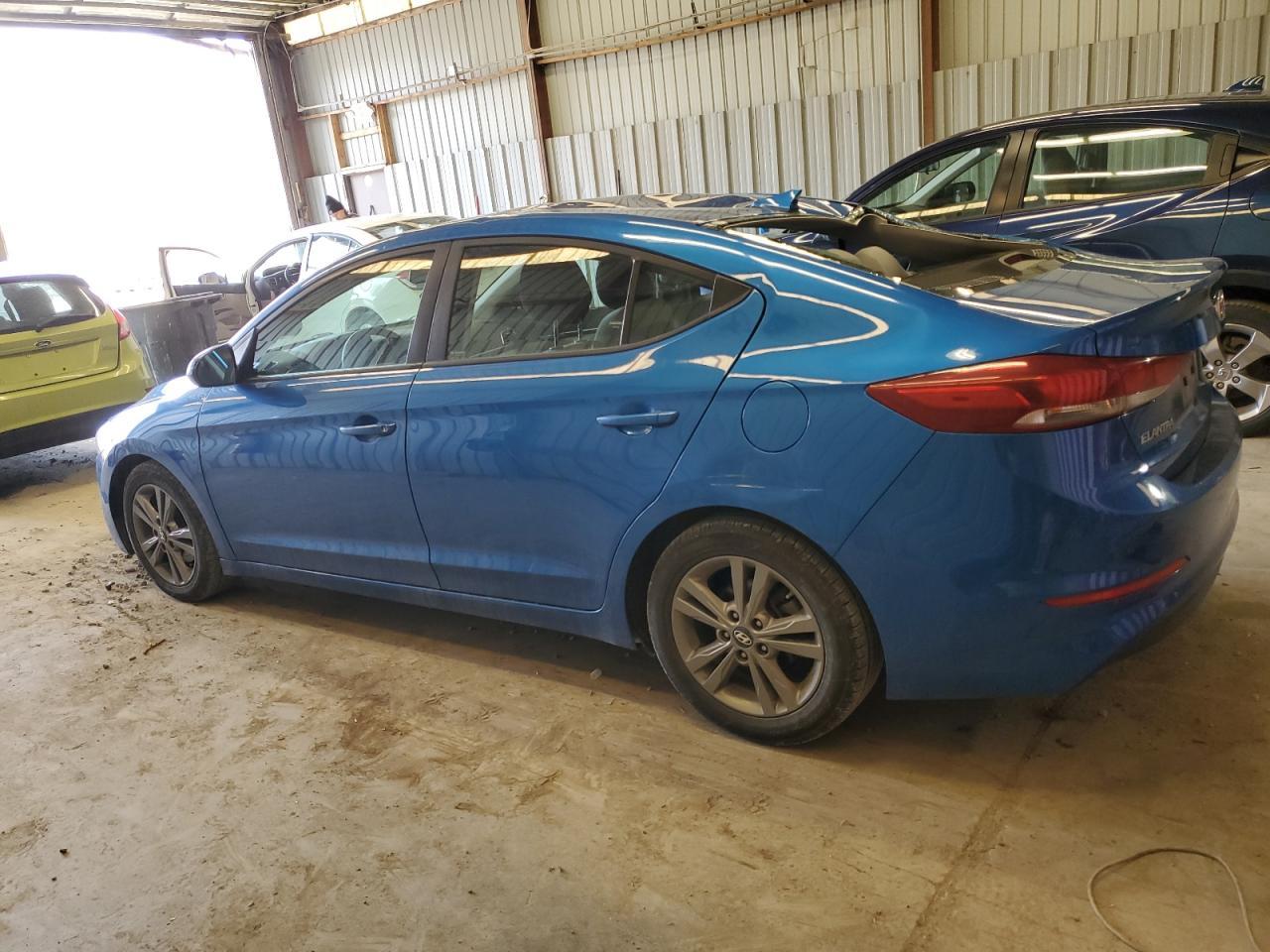 2018 HYUNDAI ELANTRA SE - Фото 2