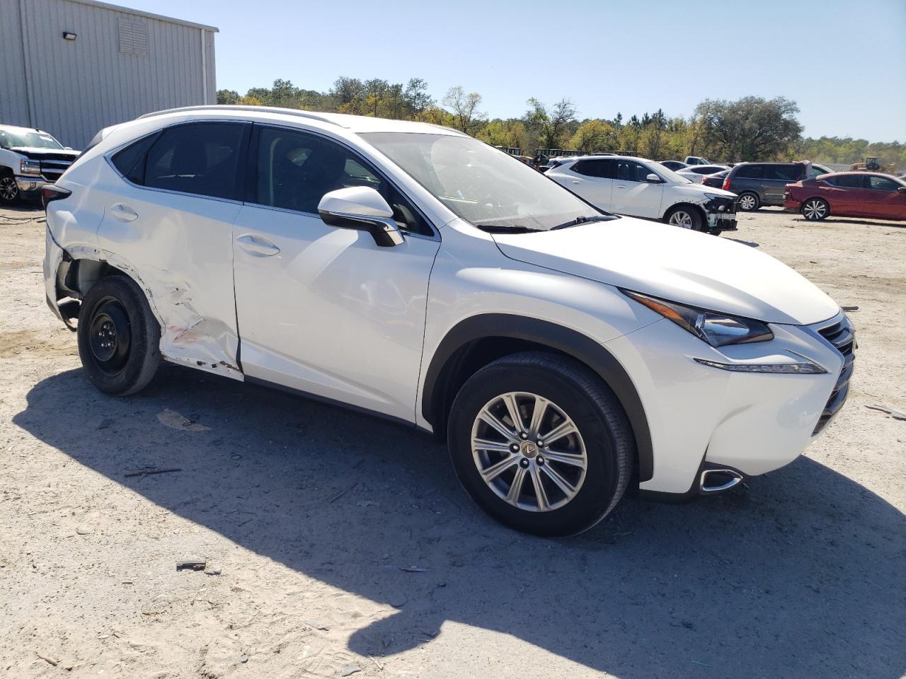 2015 LEXUS NX 200T - Фото 4