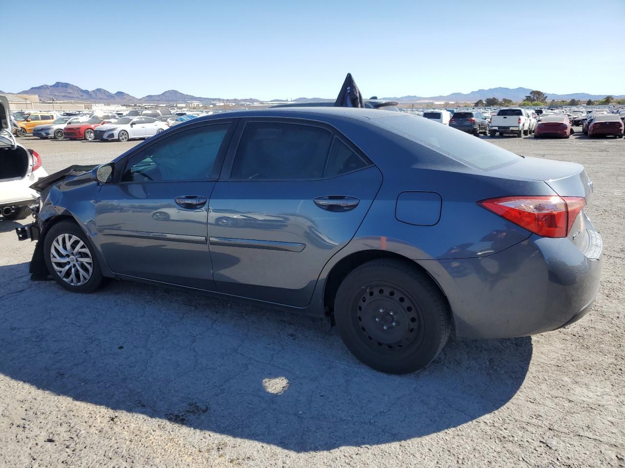 2018 TOYOTA COROLLA L - Фото 2