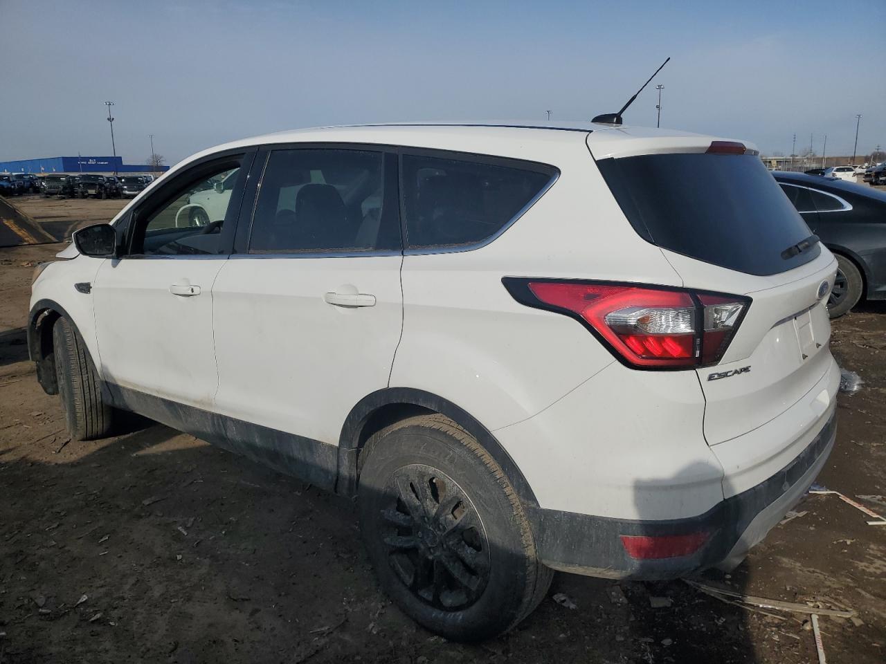 2017 FORD ESCAPE SE - Фото 2