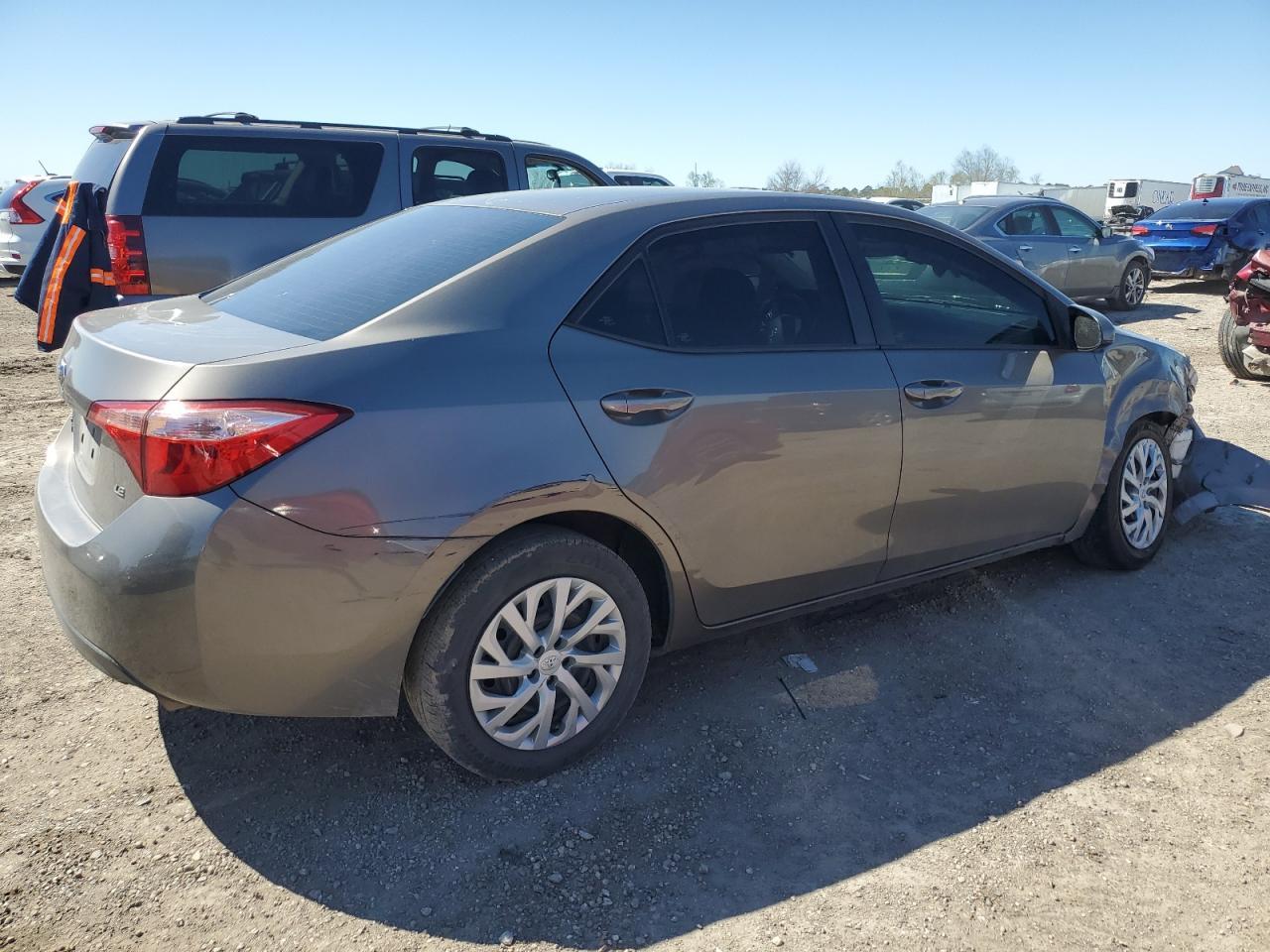 2019 TOYOTA COROLLA L - Фото 3