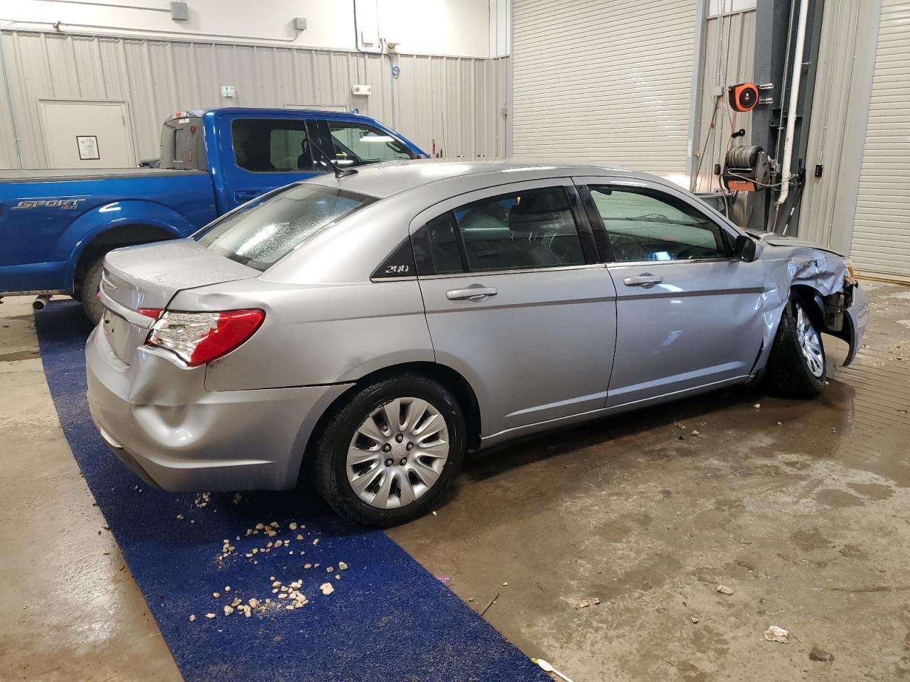2013 CHRYSLER 200 LX - Фото 3