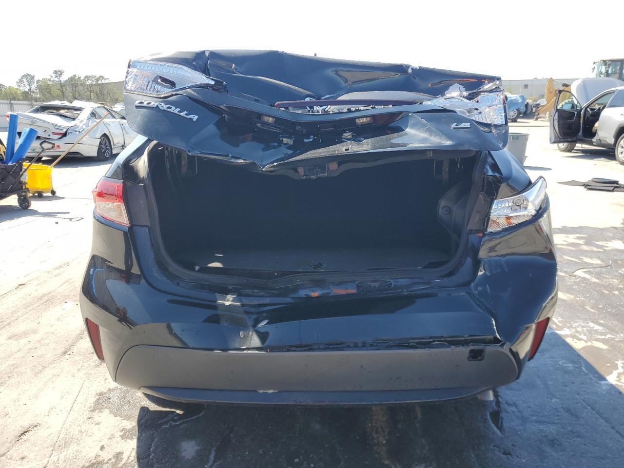 2021 TOYOTA COROLLA LE - Фото 6
