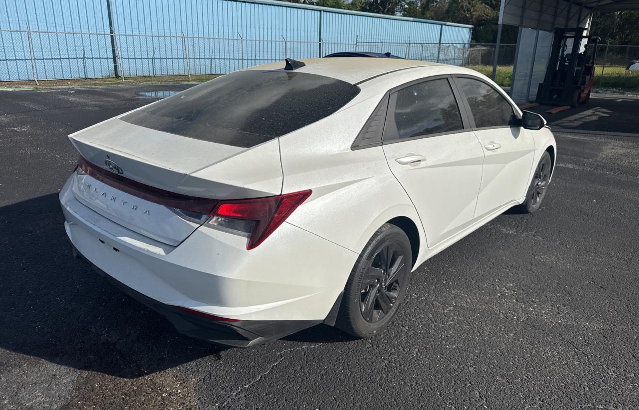 2022 HYUNDAI ELANTRA SE - Фото 4