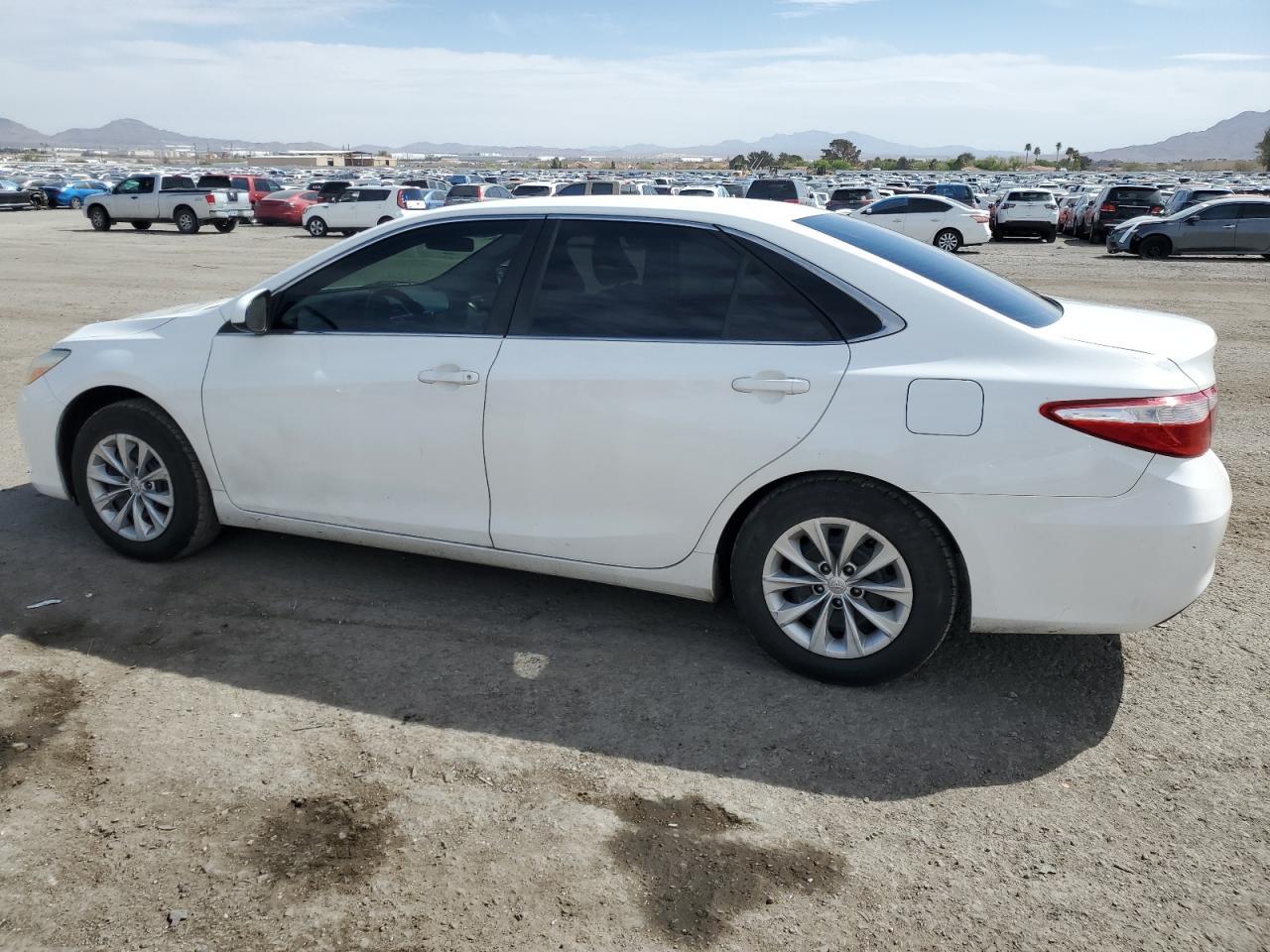 2015 TOYOTA CAMRY LE - Image 2