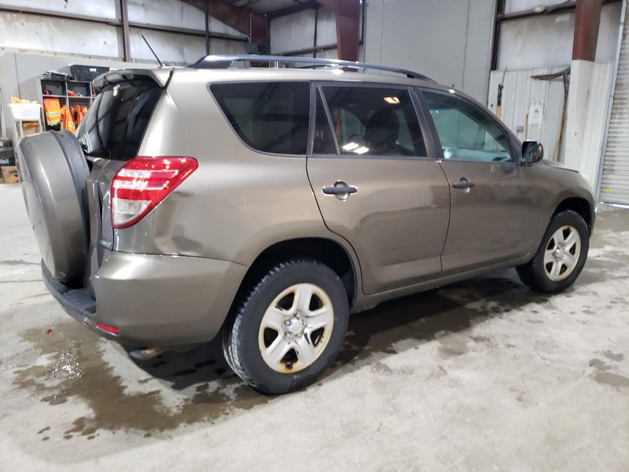 2011 TOYOTA RAV4 - Image 3