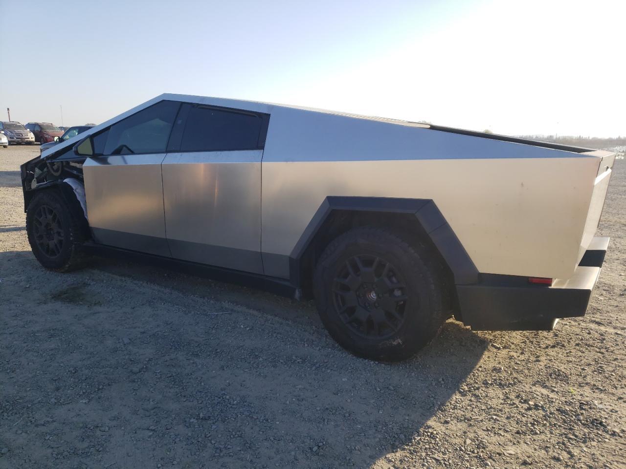 2024 TESLA CYBERTRUCK - Image 2