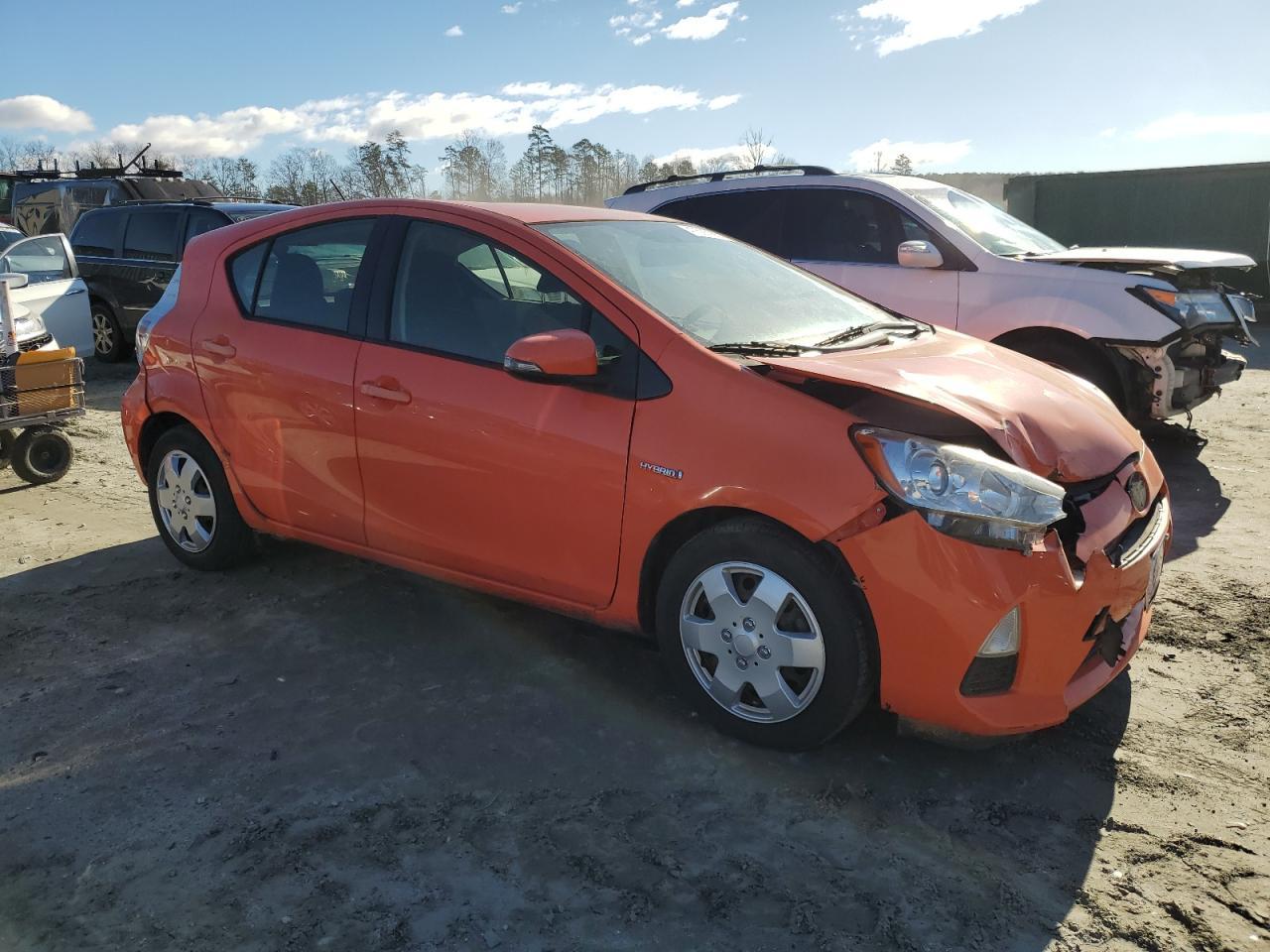 2013 TOYOTA PRIUS C - Фото 4
