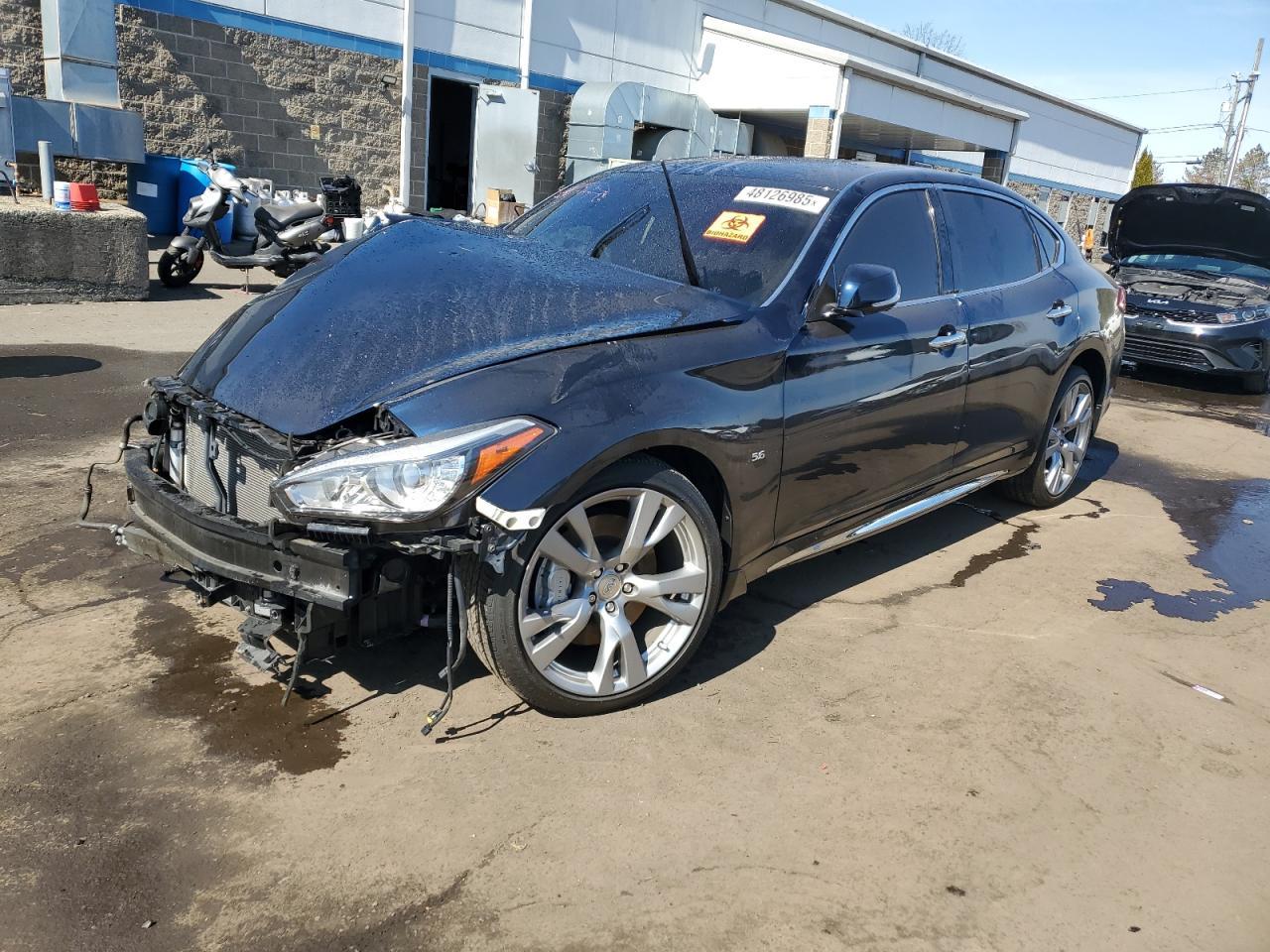 2017 INFINITI Q70L 5.6