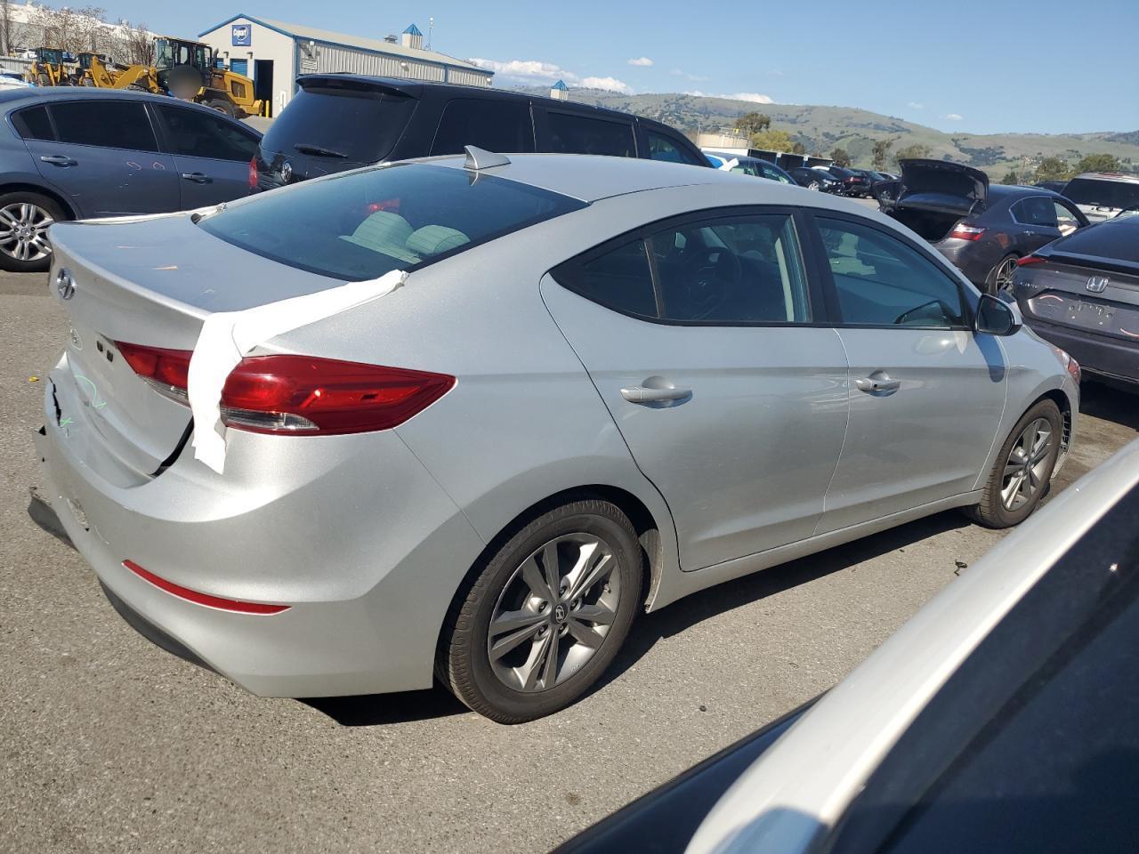 2017 HYUNDAI ELANTRA SE - Image 3