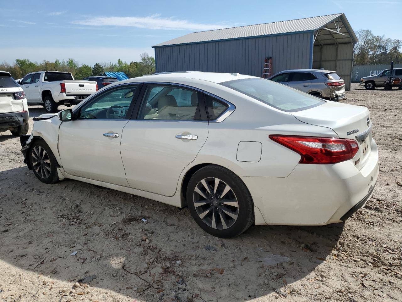 2017 NISSAN ALTIMA 2.5 - Фото 2