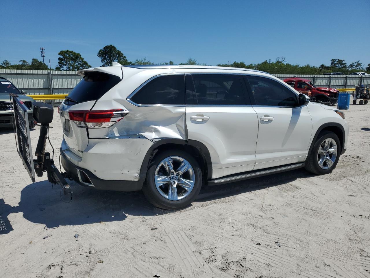 2018 TOYOTA HIGHLANDER - Image 3