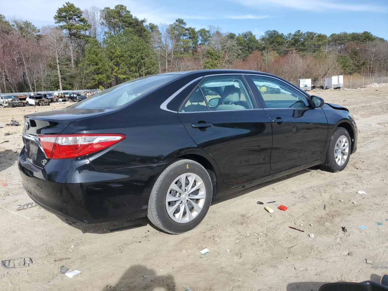 2016 TOYOTA CAMRY LE - Image 3