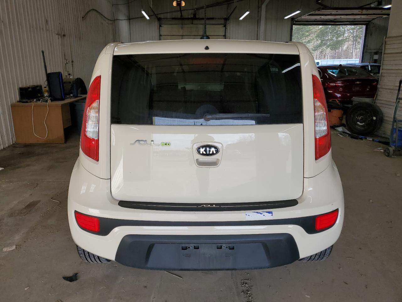 2013 KIA SOUL + - Image 6