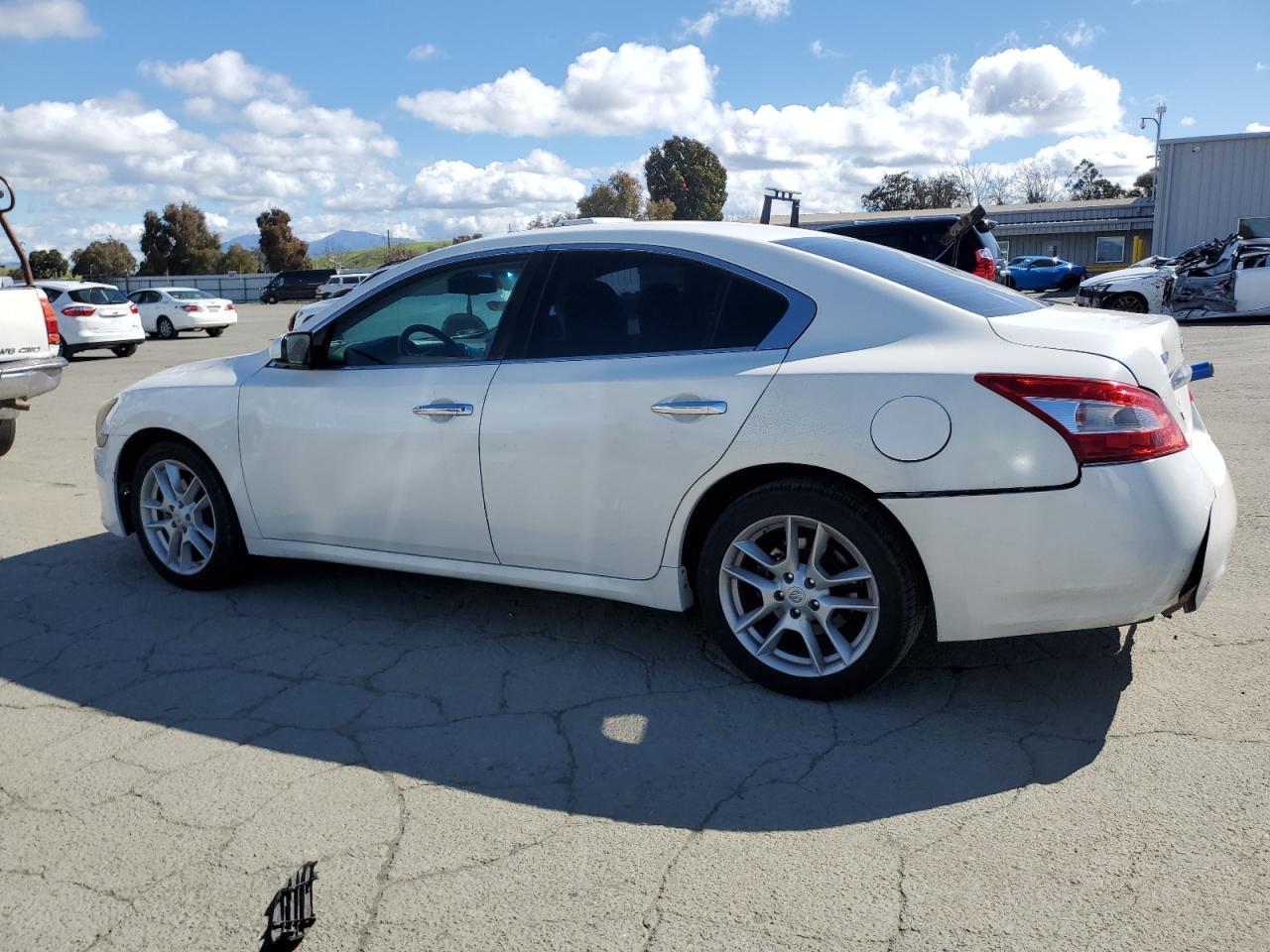 2011 NISSAN MAXIMA S - Фото 2