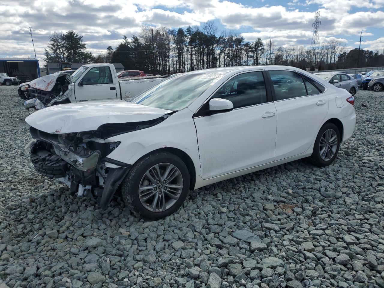 2016 TOYOTA CAMRY LE