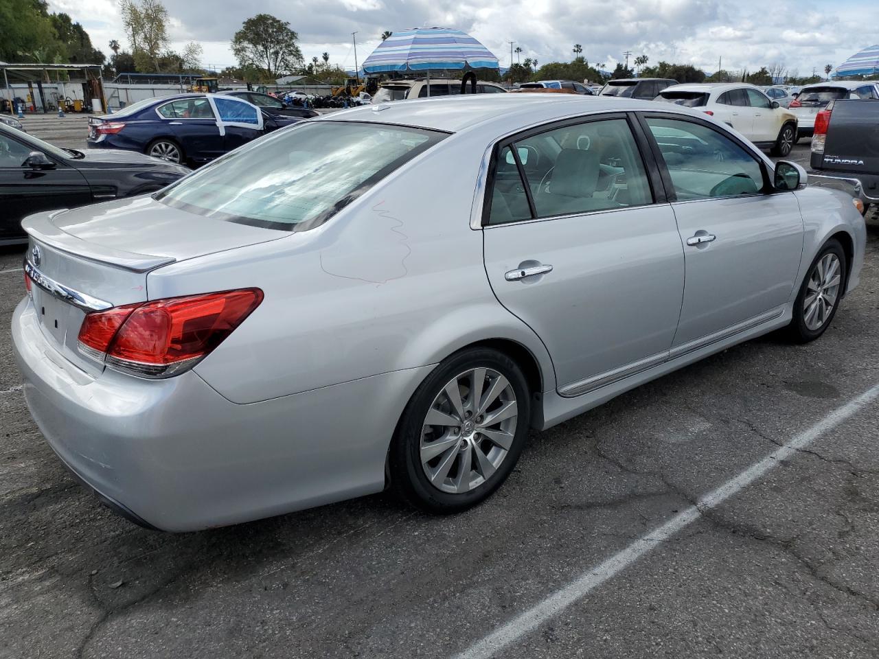 2011 TOYOTA AVALON BAS - Фото 3