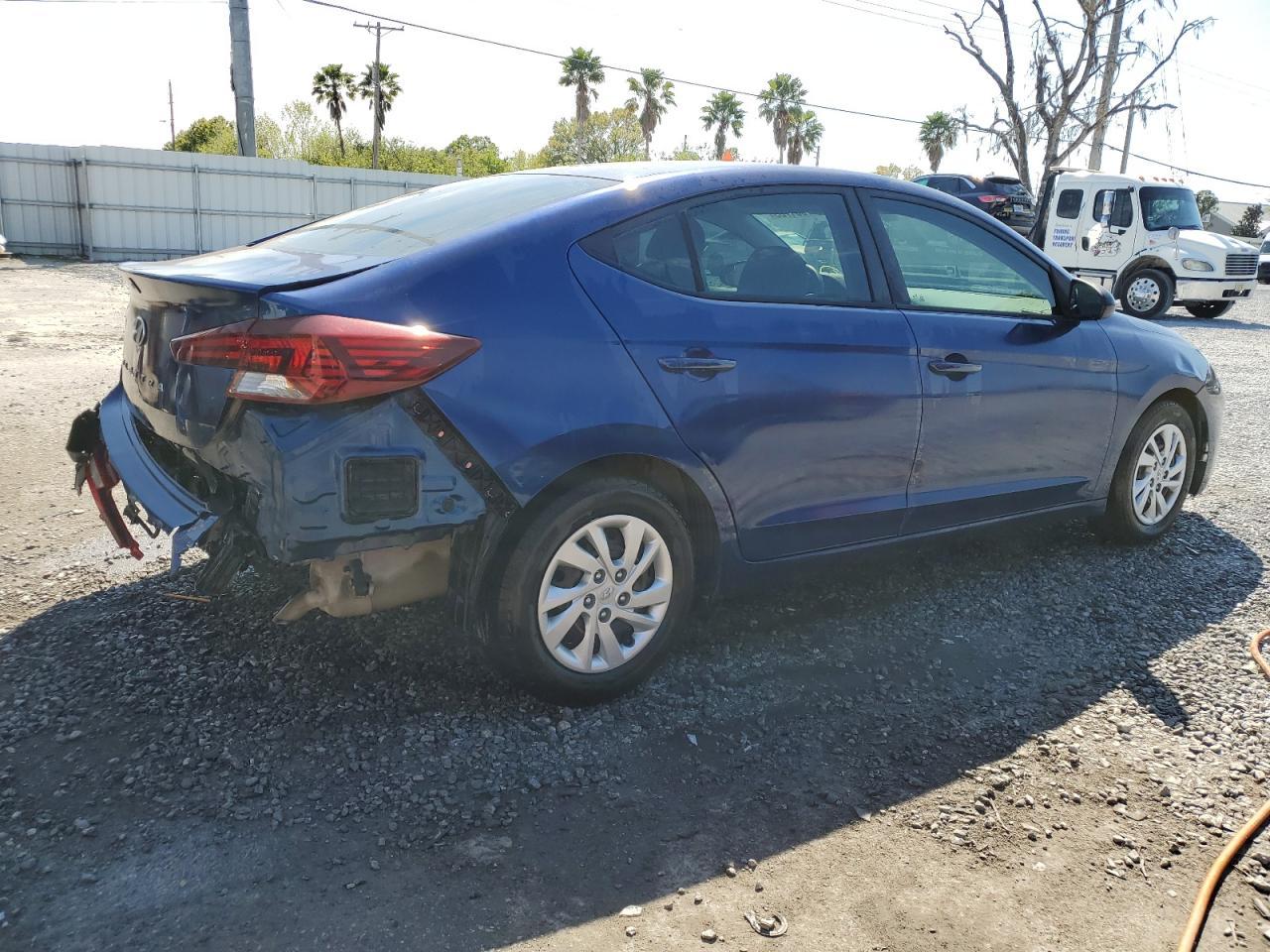 2019 HYUNDAI ELANTRA SE - Image 3