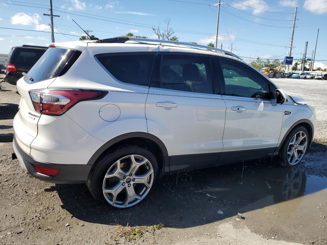 2017 FORD ESCAPE TIT - Image 3