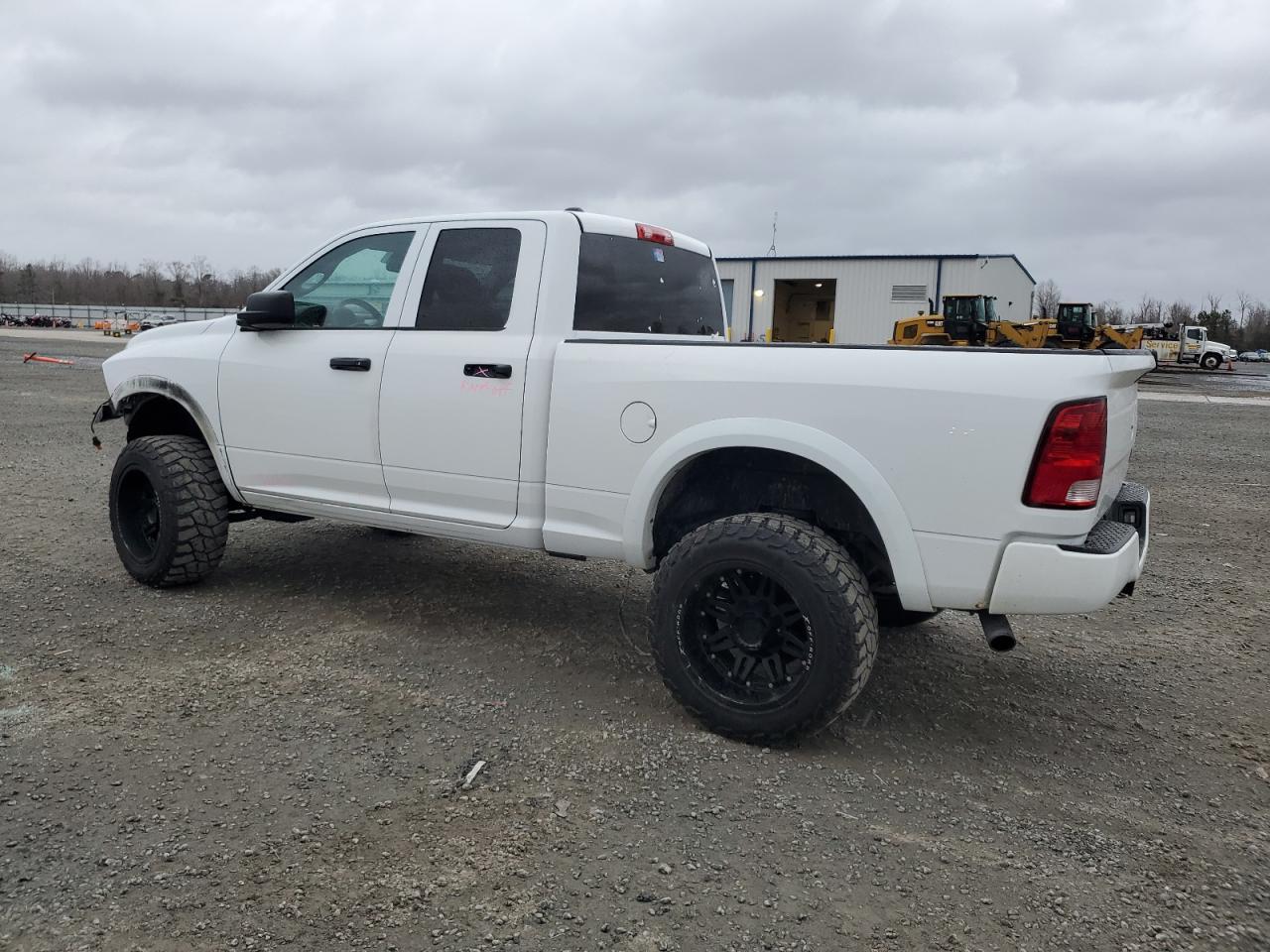 2014 RAM 1500 SLT - Image 2