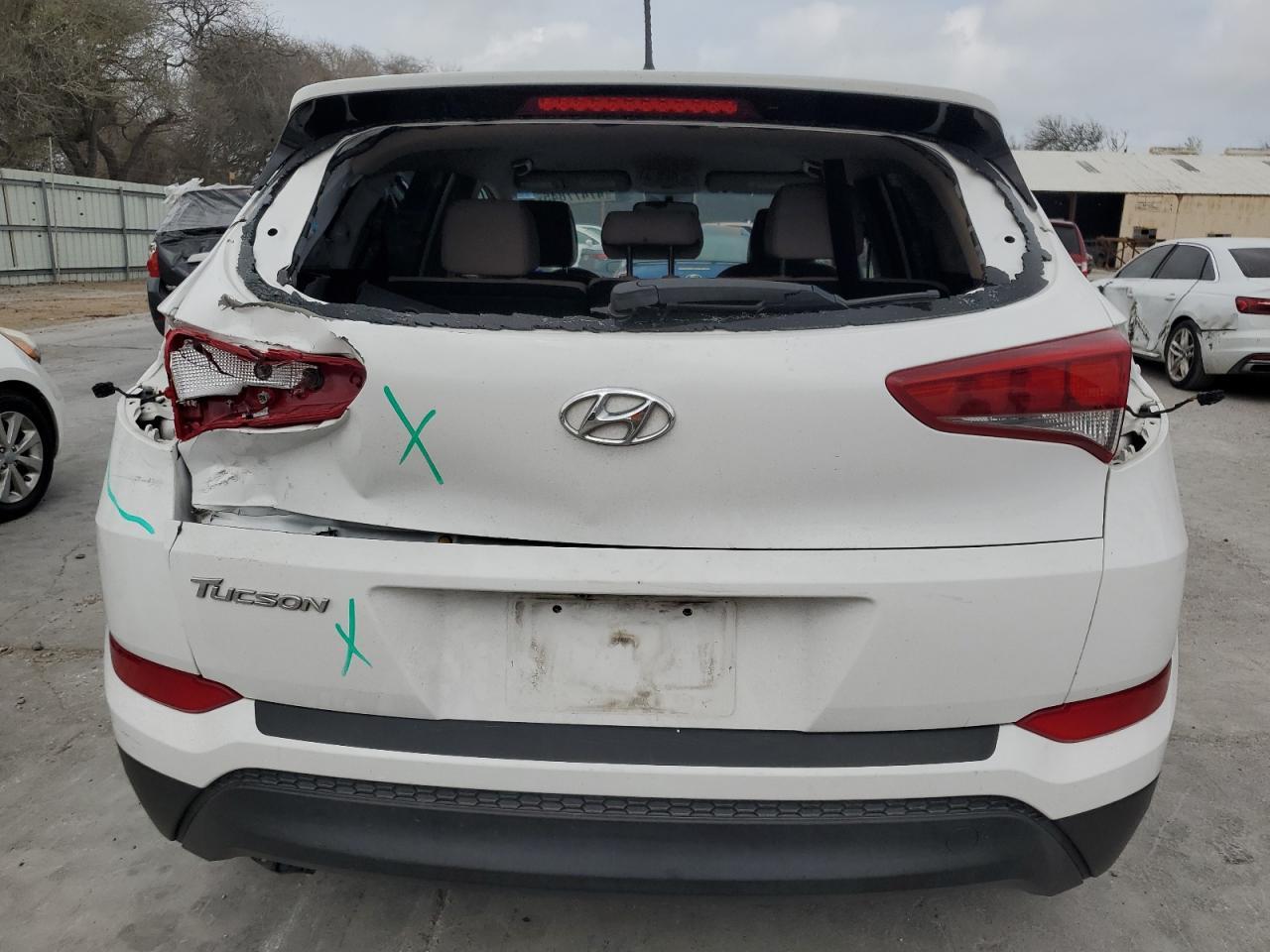 2016 HYUNDAI TUCSON SE - Image 6