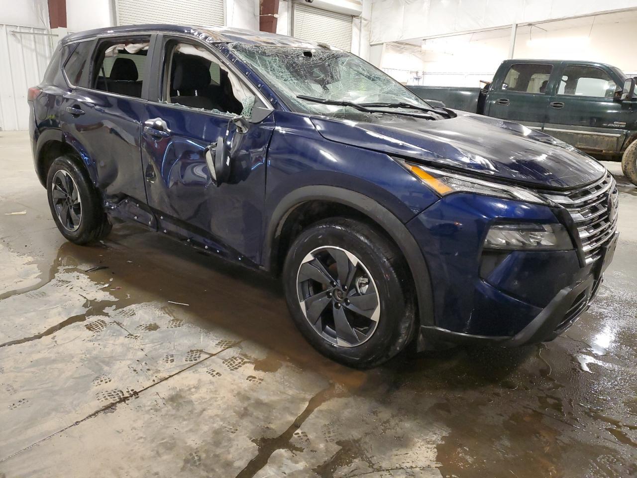 2024 NISSAN ROGUE SV - Image 4