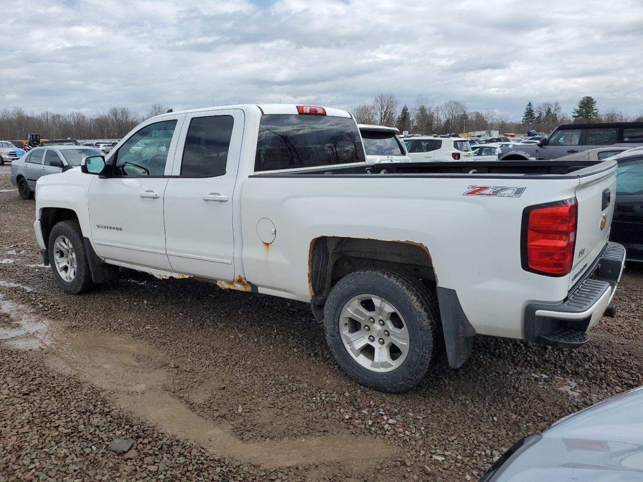 2017 CHEVROLET SILVERADO - Image 2