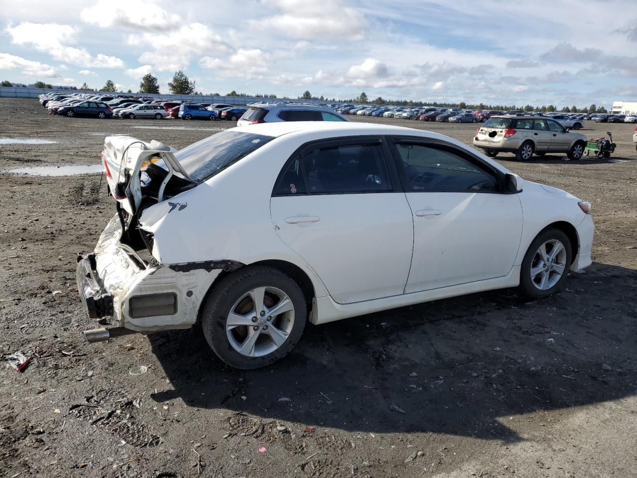 2013 TOYOTA COROLLA BA - Фото 3