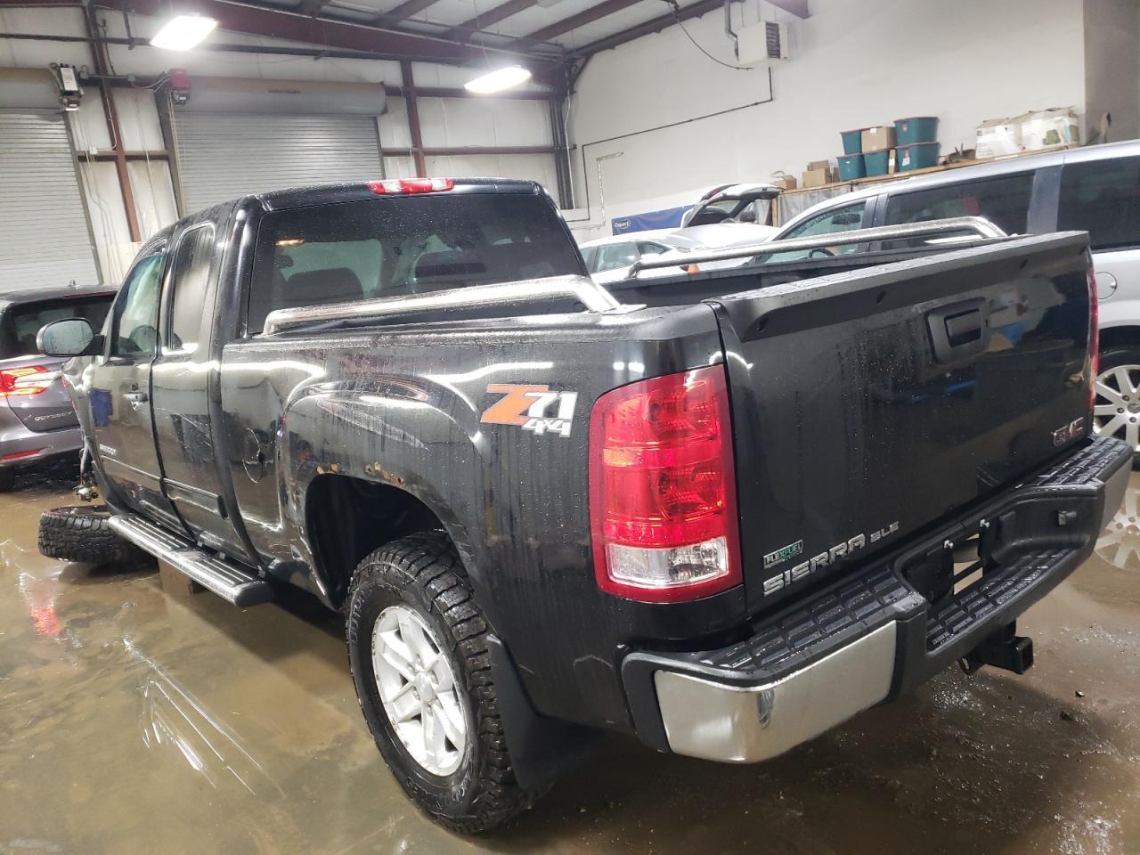 2011 GMC SIERRA K15 - Фото 2