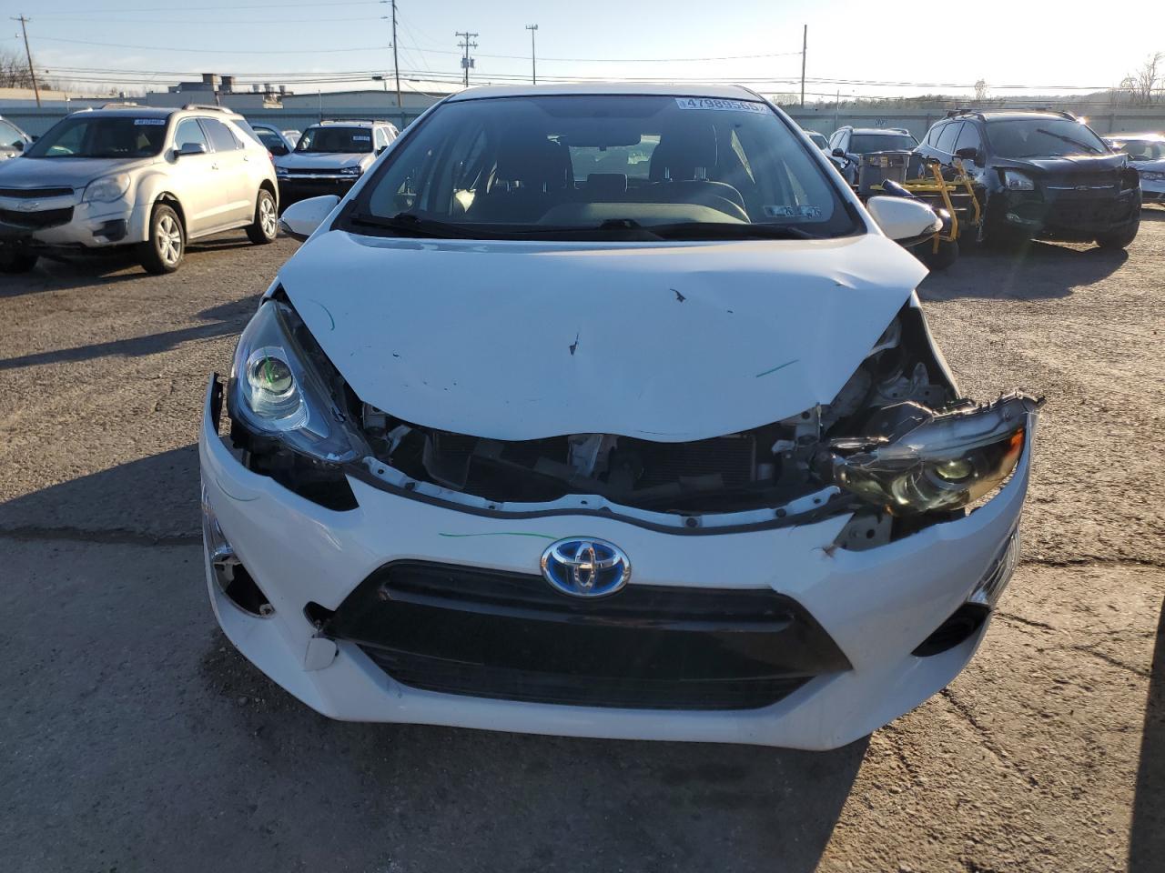 2015 TOYOTA PRIUS C - Image 5