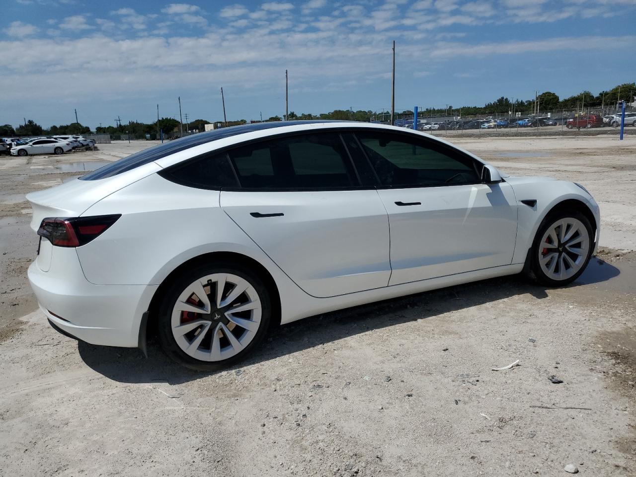 2023 TESLA MODEL 3 - Фото 3