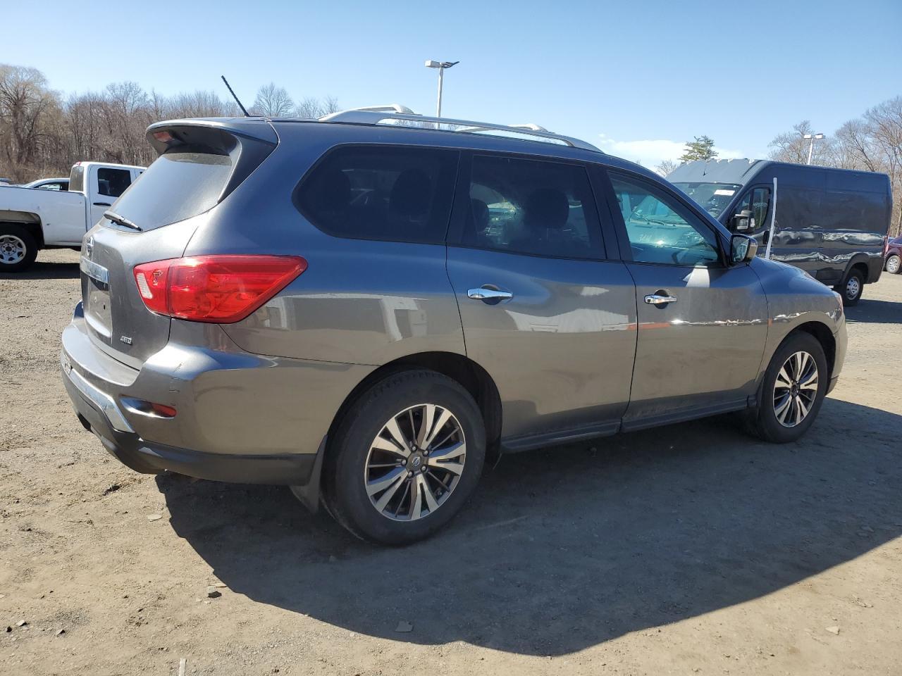 2017 NISSAN PATHFINDER - Image 3